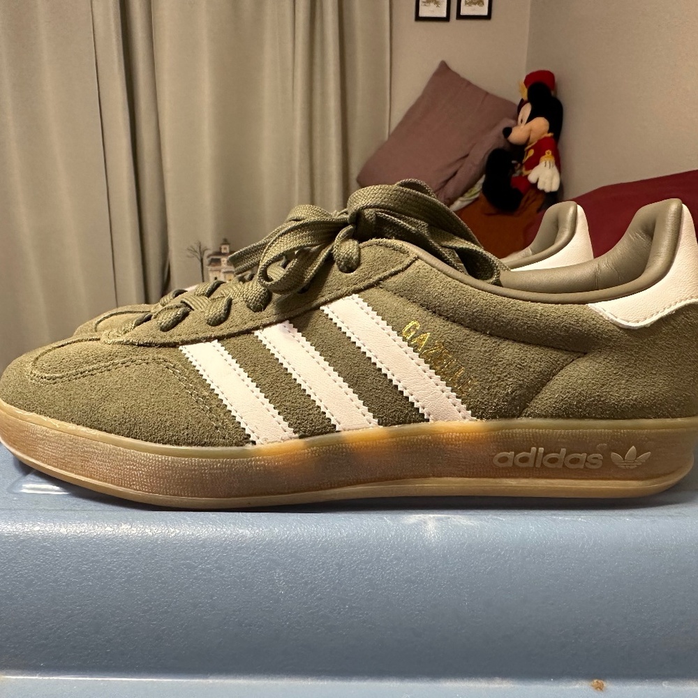 Army green adidas gazelles women’s